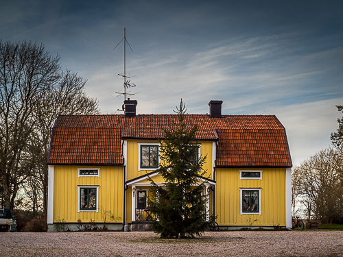 Tjusta gård